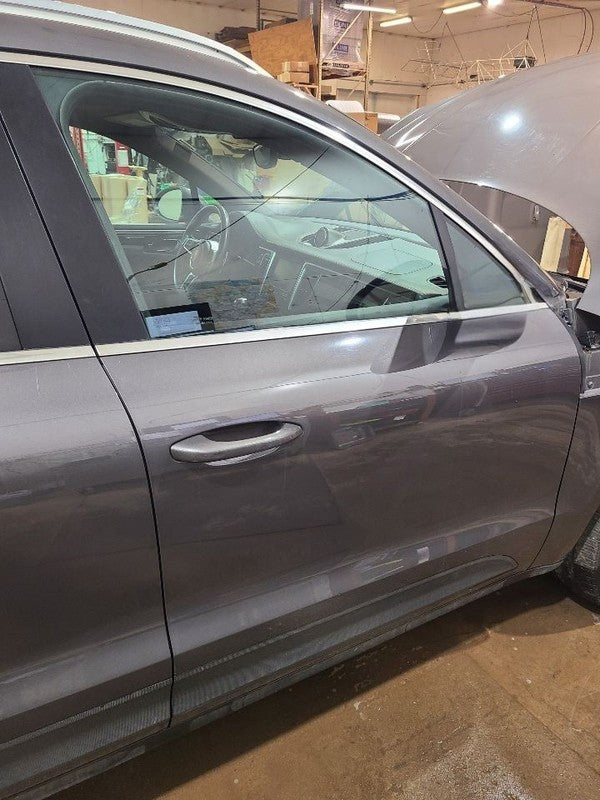 Passenger Right Front Door Fits 15-19 PORSCHE MACAN 661440
