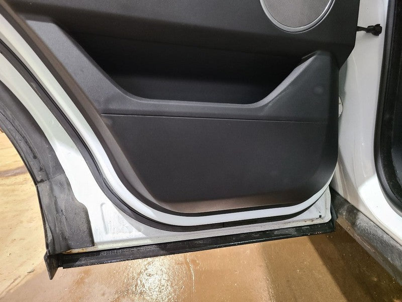 EVOQUE    2015 Door Trim Panel Rear 660858
