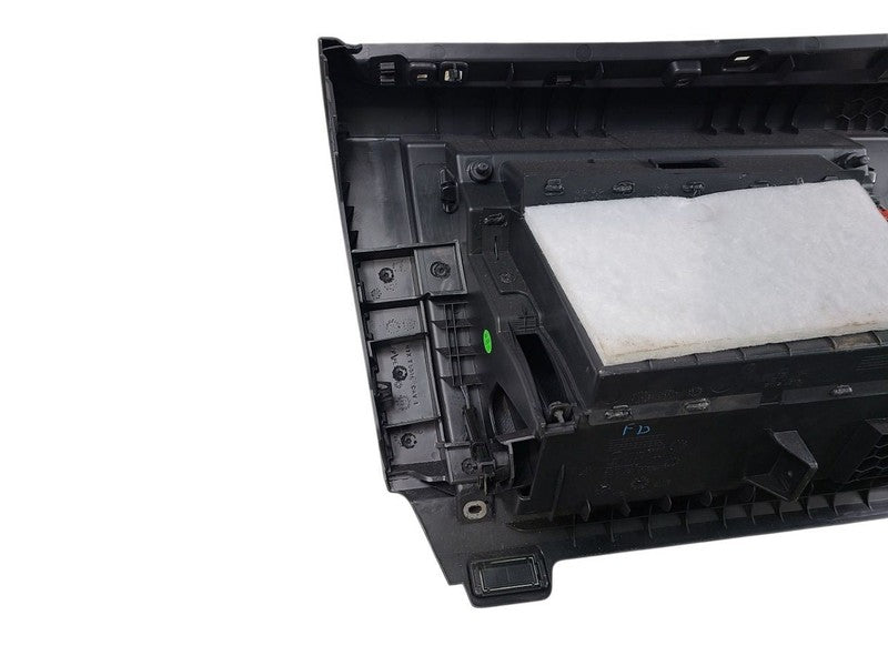 PASSAT    2022 Glove Box 637890