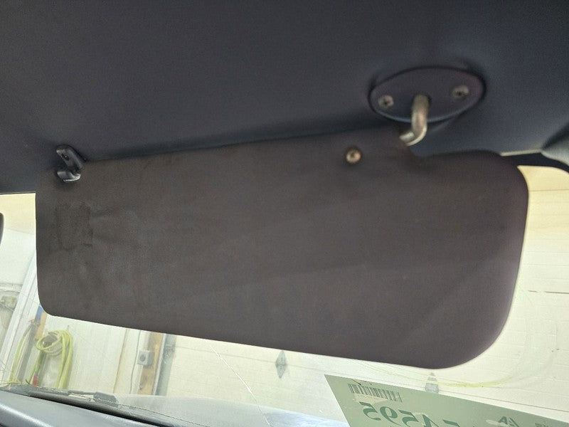 T100      1993 Sun Visor 638189