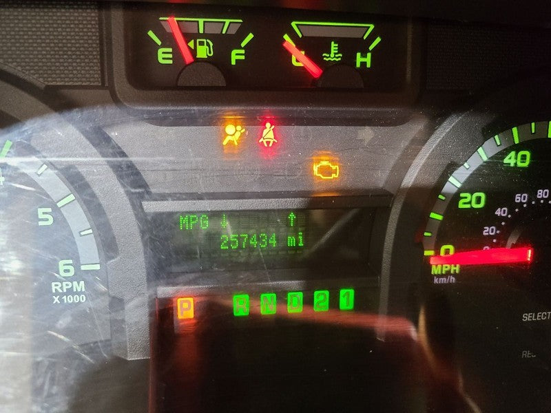 E350SD    2014 Glove Box 676435