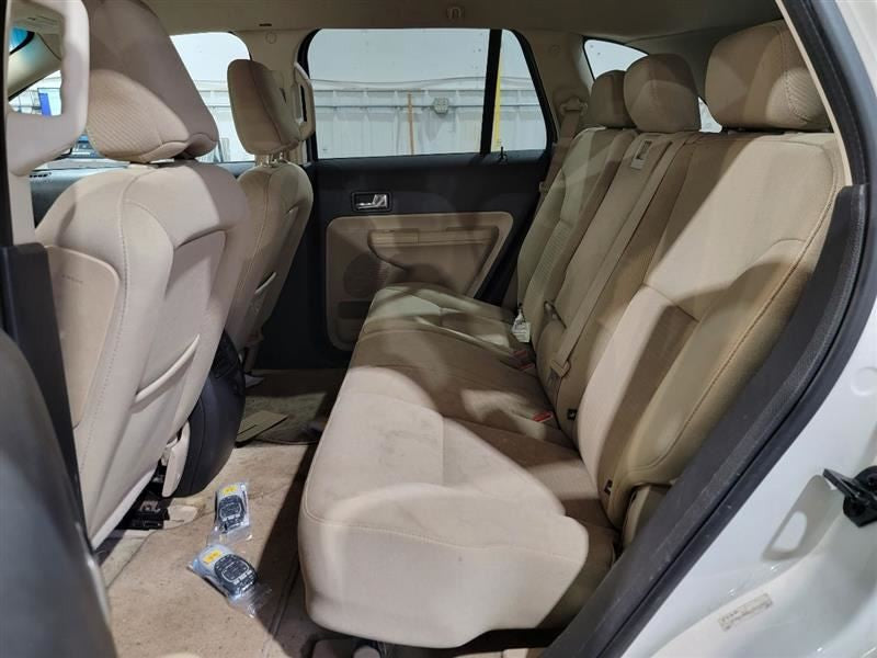 REAR EDGE      2008 2nd Row Driver's Side Retractor Seat Belt Rear 559