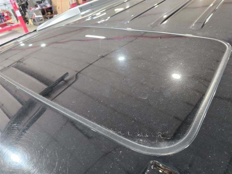 Roof Glass Fits 15-20 SUBURBAN 1500 590672