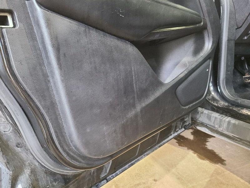 MKC       2015 Front Door Trim Panel 676553