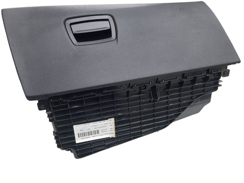 535I      2016 Glove Box 674551