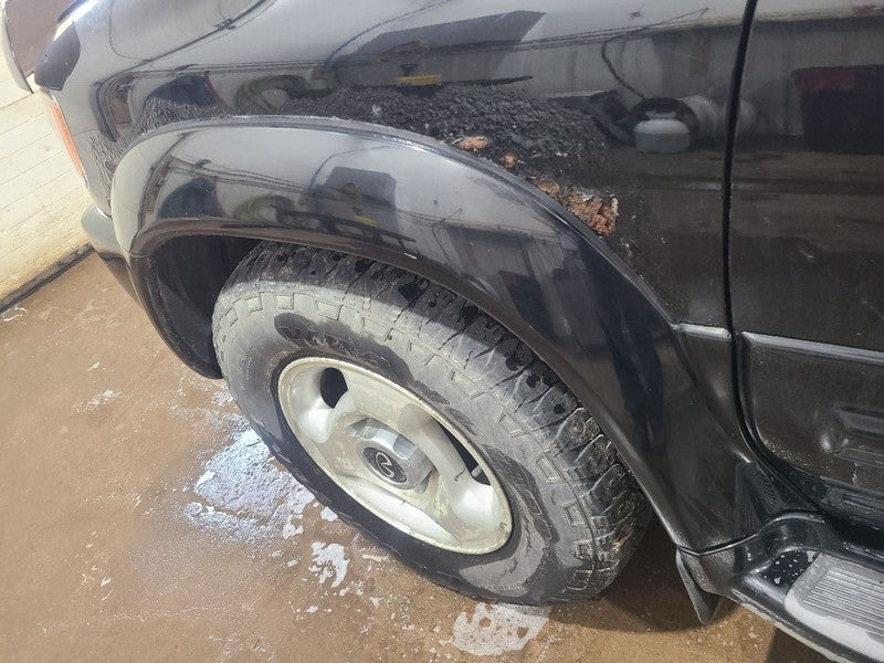 QX4       1999 Fender Flare/Extension 658242