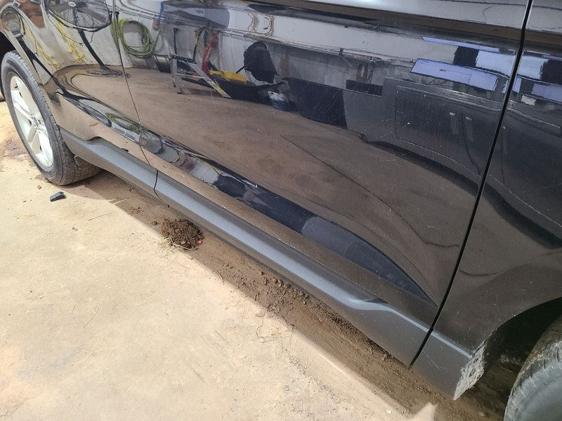 Passenger Front Door Tempered Glass Fits 15-24 EDGE 669601