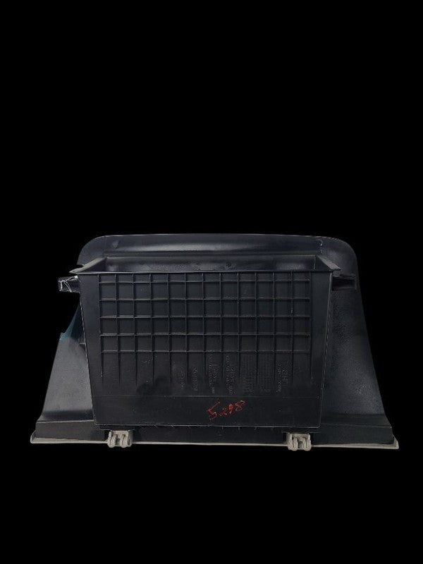 QUEST     2012 Glove Box 652025
