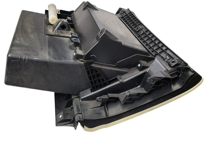 JX35      2013 Glove Box 600476