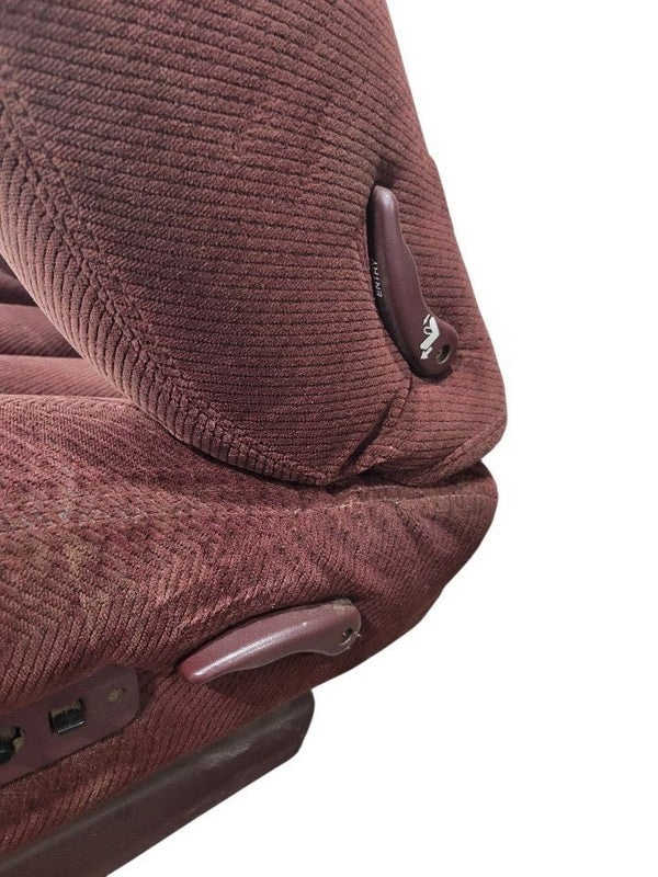 TCHEV1500 1998 Front Seat 672123