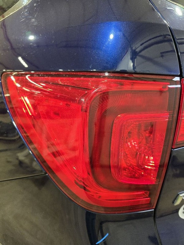 PILOT     2016 Tail Light 608344