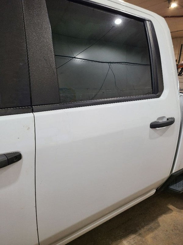 Driver Rear Side Door Crew Cab Opt Ako Fits 20-26 SILVERADO 2500 PICKU