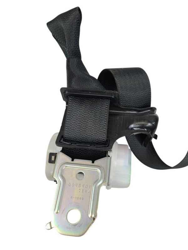 NX200T    2017 Seat Belt Rear 602129