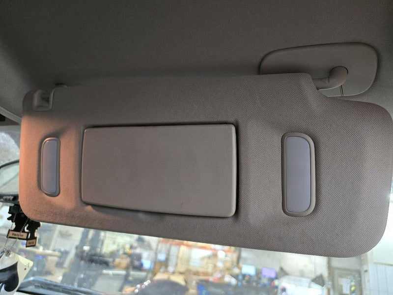 Passenger Right Sun Visor Illuminated Fits 07-14 ESCALADE 635008