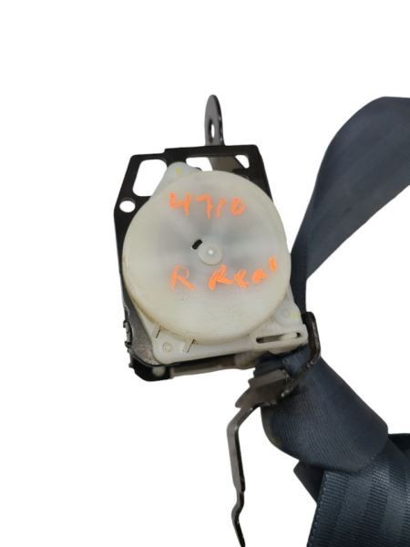 T100      1995 Seat Belt Rear 593147
