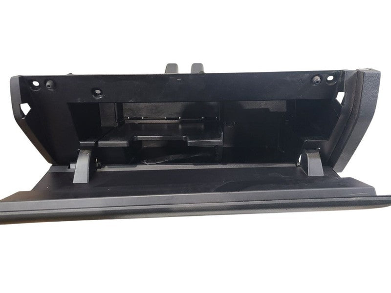 TUNDRA    2016 Glove Box 662484
