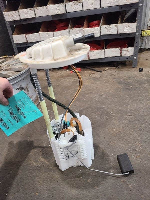 Fuel Pump Assembly 3.6L Fits 13 15-17 DODGE 1500 PICKUP 668556