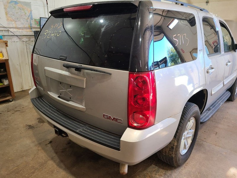 YUKON     2007 Front Door Trim Panel 678828