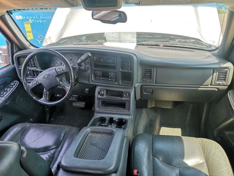 Fuse Box Engine Duramax Fits 06 SIERRA 2500 263361 15216917-02