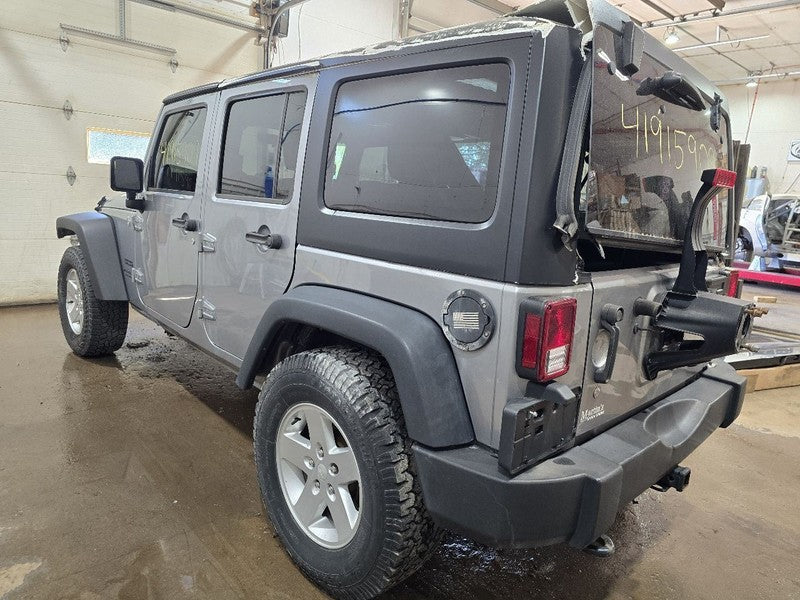 Driver Front Door VIN W 6th Digit Jk Body Full Door Fits 11-18 WRANGLE