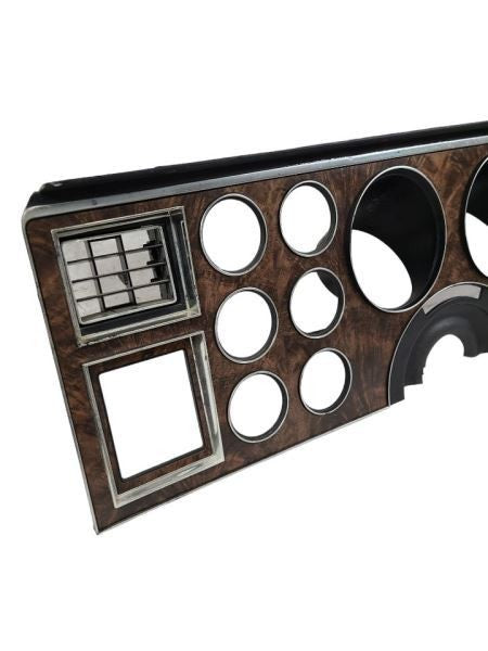 NEW YRK-R 1988 Radio/Speedometer/Temperature Dash Bezel with Vents 582