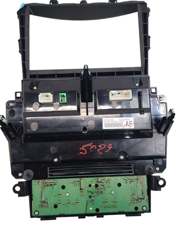 Q50       2016 Info-GPS-TV Screen 633340
