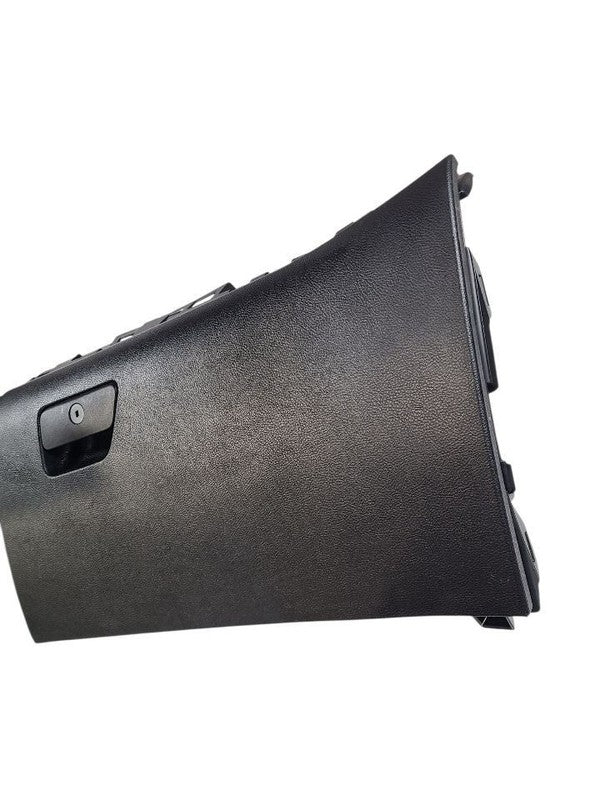 FUSION    2018 Glove Box 638101