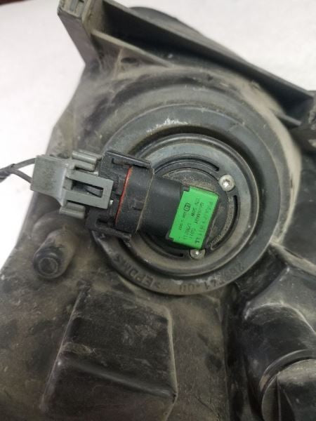 Passenger Right Headlight SV6 Fits 05-09 MONTANA 264323