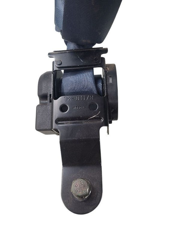 TNISSAN   1986 Seat Belt Front 641988