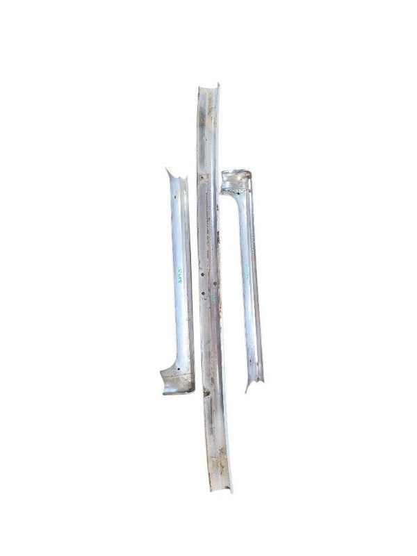 DART      1963 Windshield Frame        671240
