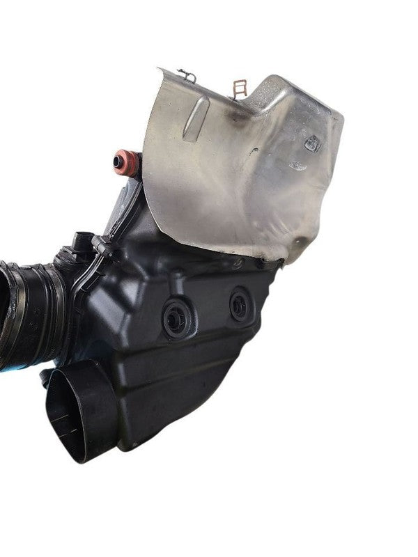 Passenger Air Cleaner 4.4L Twin Turbo Fits 11-13 BMW 550i 635666