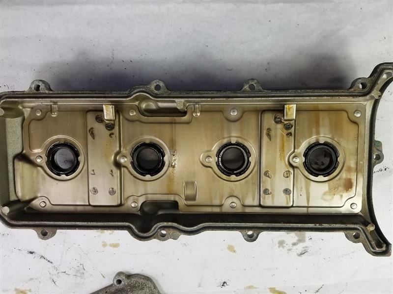 Passenger Side TUNDRA    2004 Valve Cover 259021