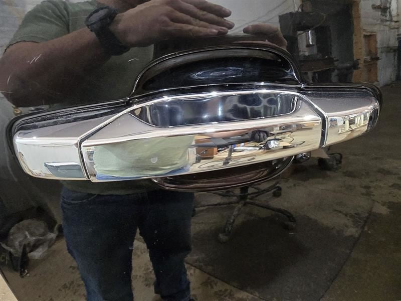 Passenger Door Handle Exterior Door Front Chrome Fits 07-14 ESCALADE 6