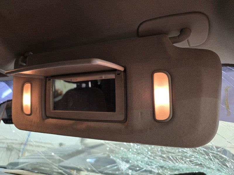 Passenger Sun Visor With Illumination Fits 07-14 SIERRA 2500 PICKUP 64