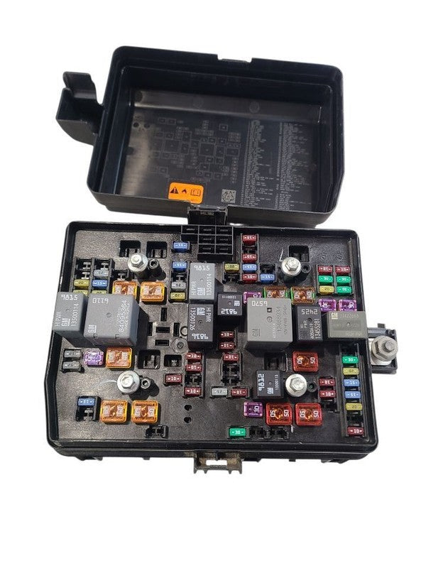 Fuse Box Engine Fits 22-23 SILVERADO 1500 PICKUP 671077