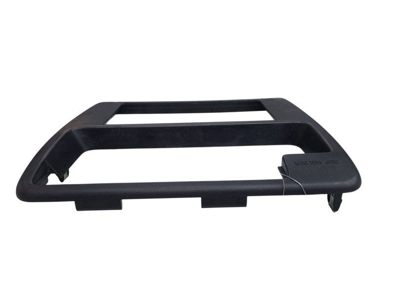 T100      1996 Dash Bezel 676239