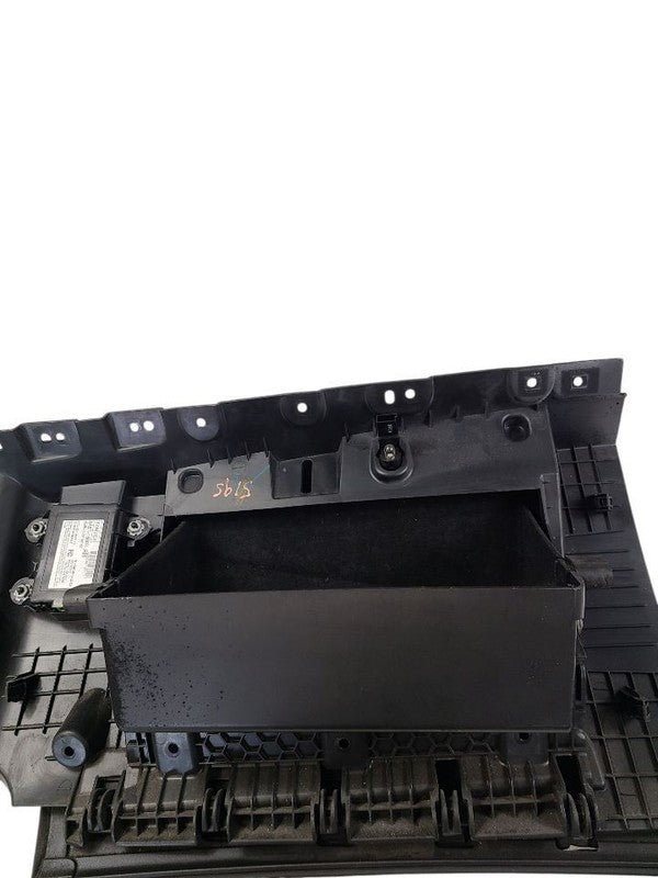MKS       2009 Glove Box 643313