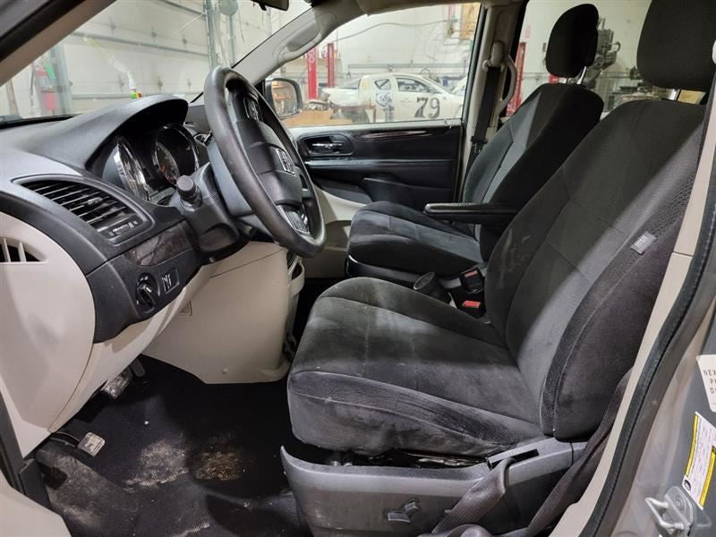 REAR CARAVAN   2013 3rd Row Center Retractor Seat Belt Rear 561451
