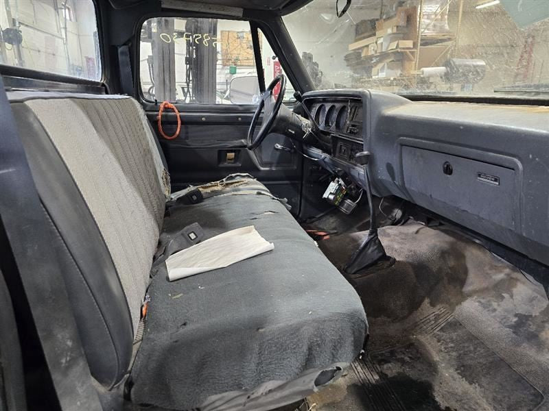 FRONT TDOD250   1990 Driver's Side Buckle Seat Belt Front 575314