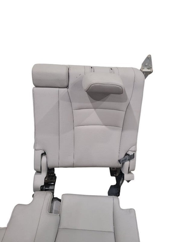 PILOT     2016 Third Seat Station Wagon  Van 608361