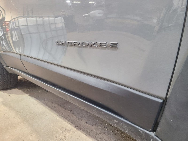 Passenger Front Door Electric Tempered Glass Fits 19-21 CHEROKEE 66167