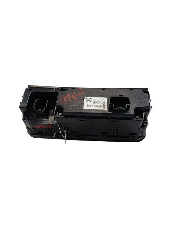 RAM3500   2021 Dash/Interior/Seat Switch 621112