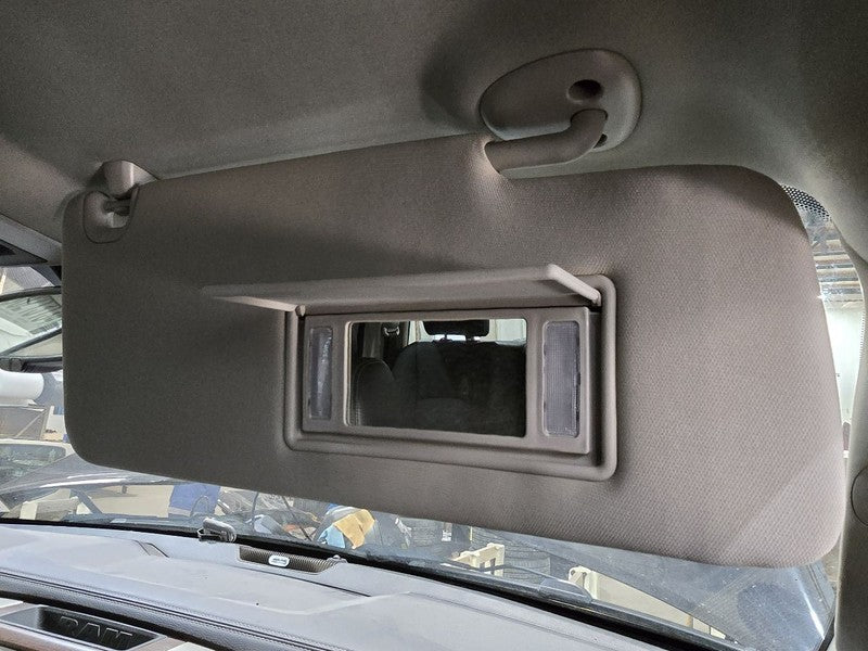 Passenger Sun Visor With Illumination Fits 13-18 DODGE 2500 PICKUP 612