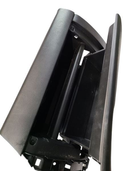 OUTLANDER 2016 Glove Box 600020