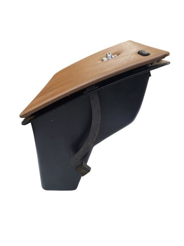 OLDS-SW   1988 Glove Box 677795