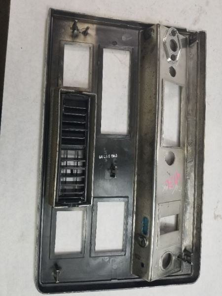 DELTA 88  1984 Dash Bezel 535331