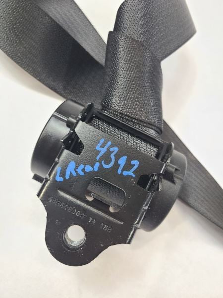 REAR XT5       2019 2nd Row Drivers Side Retractor Seat Belt Rear 5607
