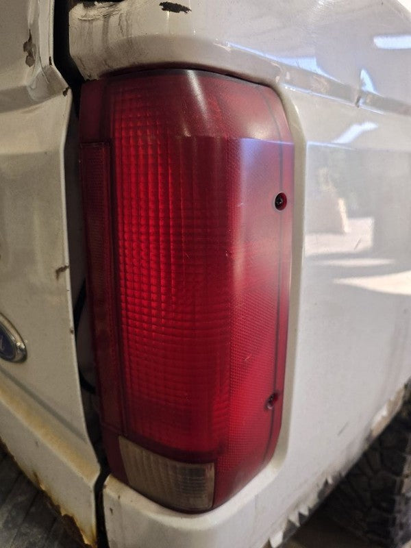 Passenger Tail Light From 8501 GVW Fits 90-97 FORD F250 PICKUP 647810