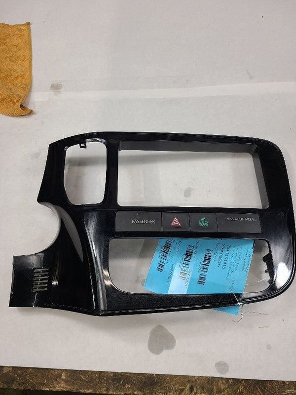 OUTLANDER 2016 Dash Bezel 625568