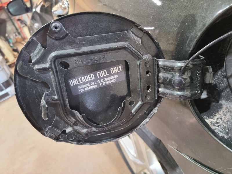 JX35      2013 Fuel Filler Door 661942